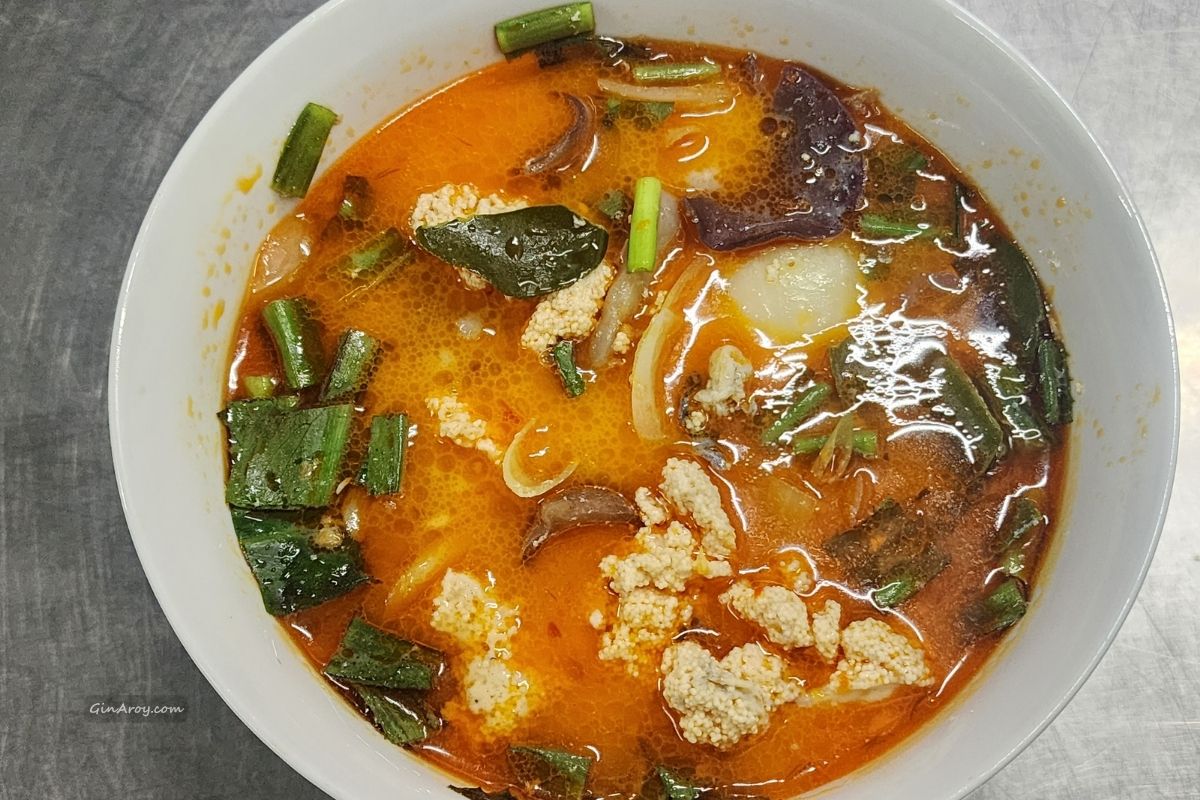 Home 65 Featured Tom Yum Soup with Fish Eggs