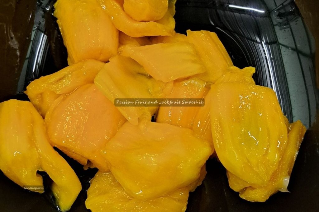 Passion Fruit and Jackfruit Smoothie (2) Passion Fruit and Jackfruit Smoothie