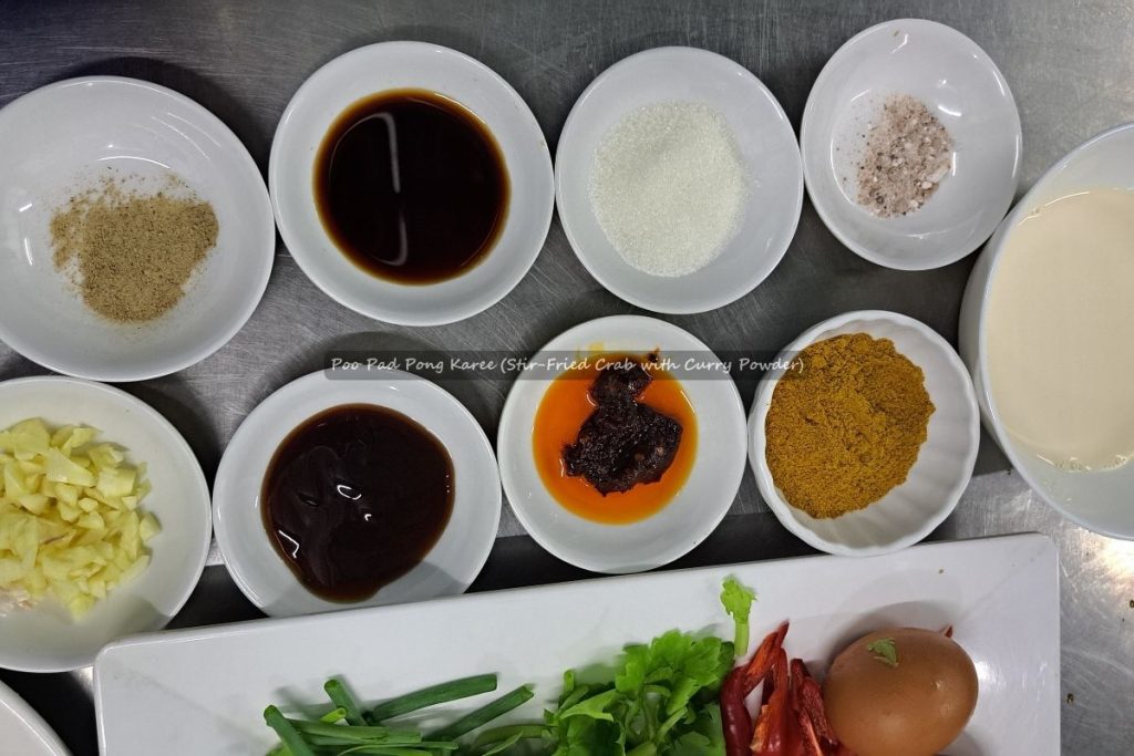 Poo Pad Pong Karee (Stir-Fried Crab with Curry Powder)